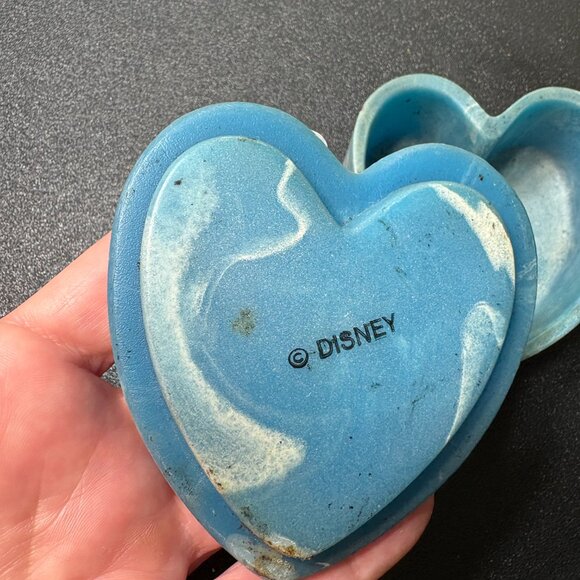 DISNEY Snow White Heart Shaped Soapstone Trinket Box - Picture 3 of 7
